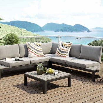 sofy i ławki ogrodowe