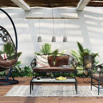 sofy i ławki ogrodowe